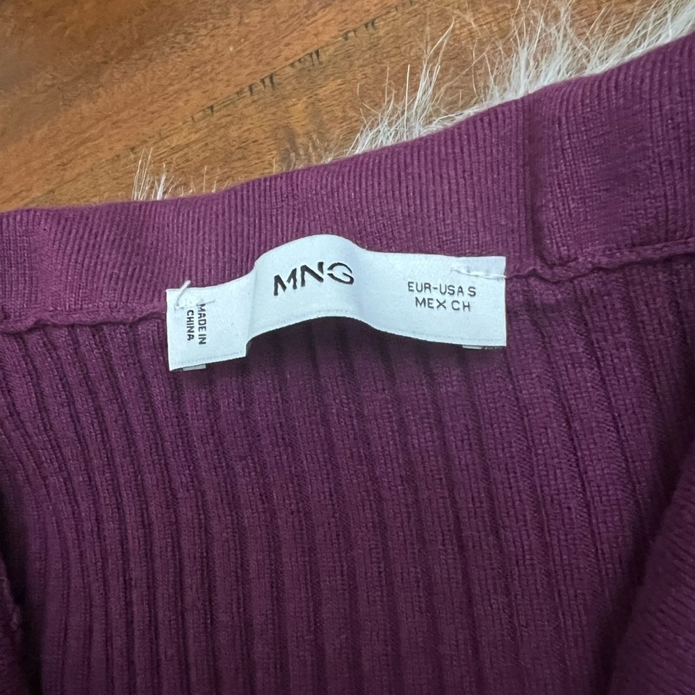 Mango Ribbed Knit Henley Top Small Burgundy Button Collared Fitted Sweater - Picture 2 of 2